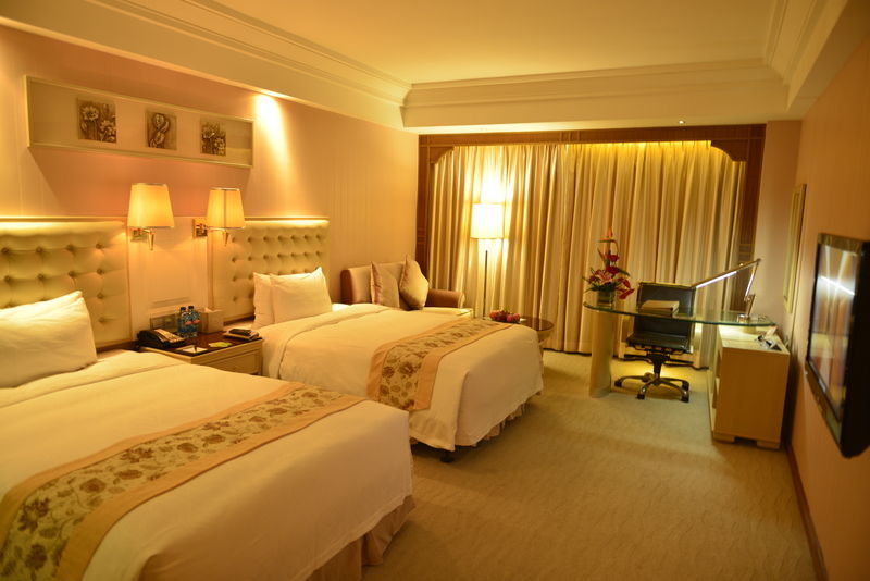 Vili International Hotel Guangzhou Exteriör bild