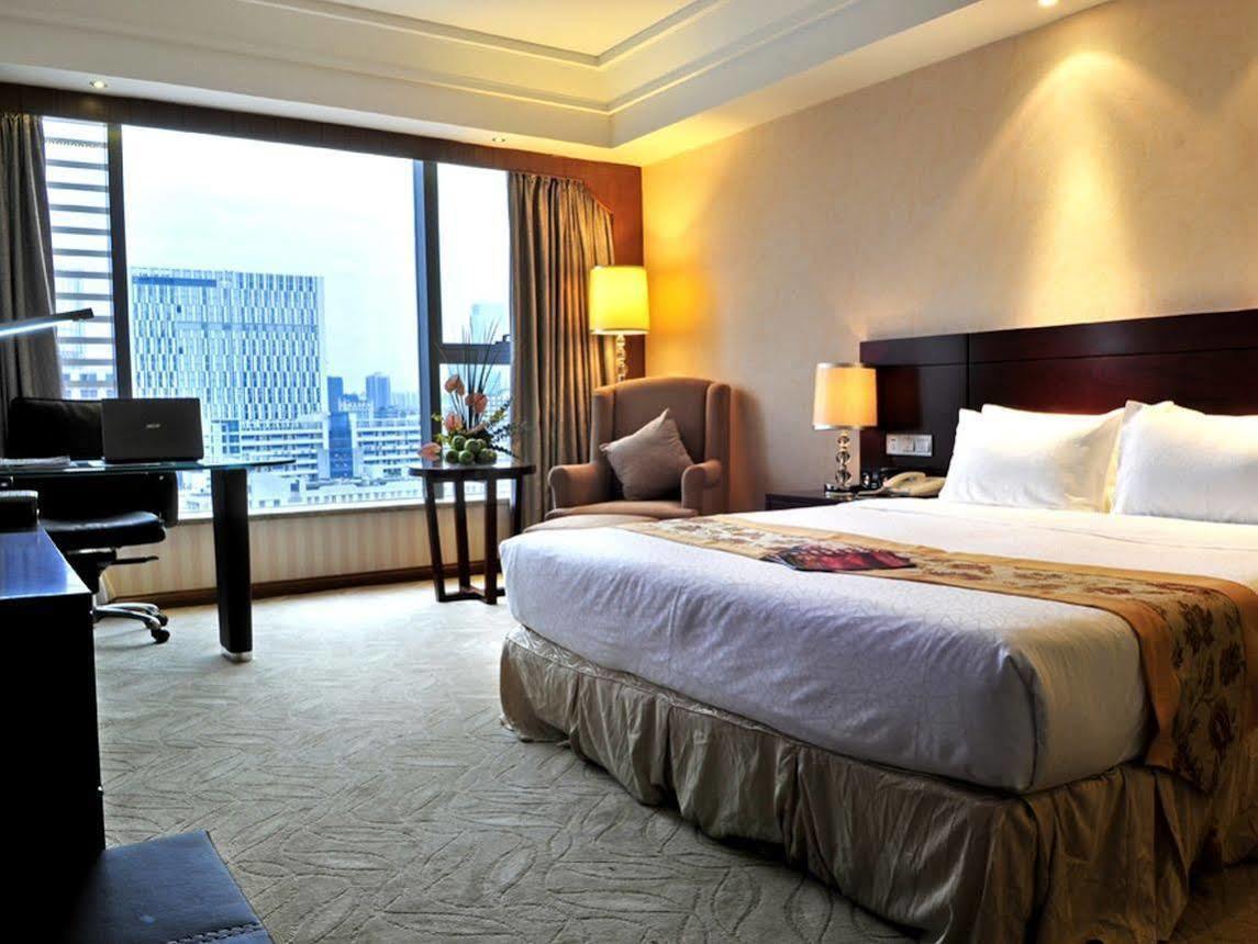 Vili International Hotel Guangzhou Exteriör bild